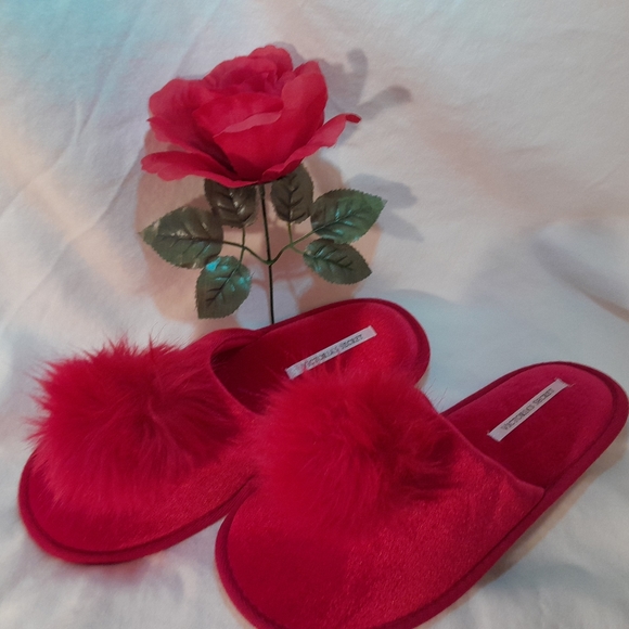 - Victoria Secret Red Pom Pom Slippers - Picture 1 of 8